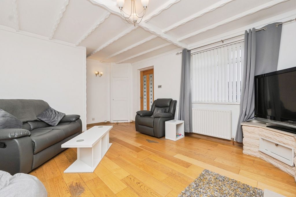 Property photo 3 of 17 Photo