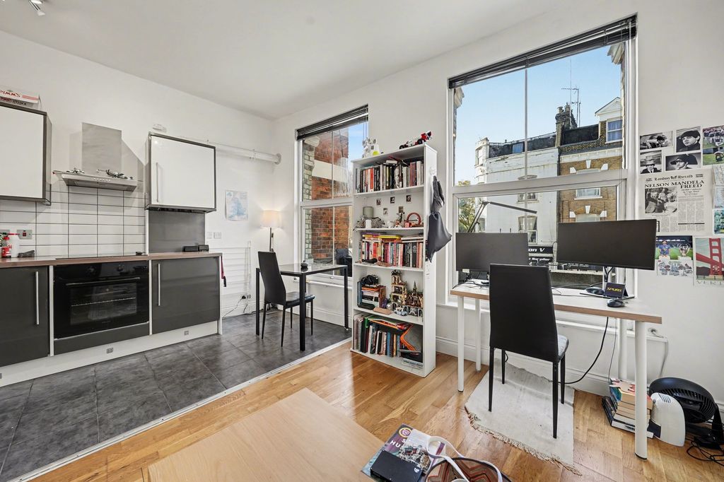 Property photo 3 of 12