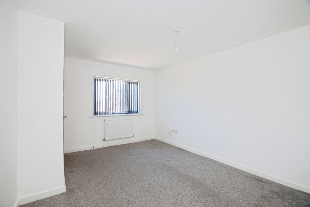 Property photo 2 of 16 Living Room