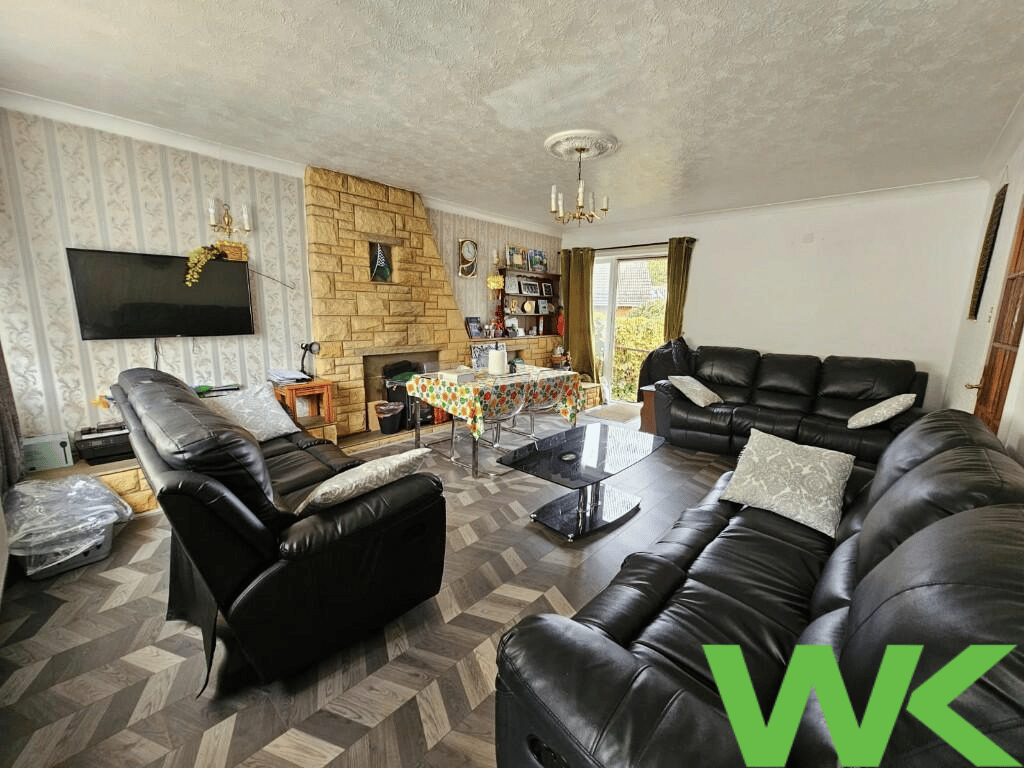 Property photo 3 of 6