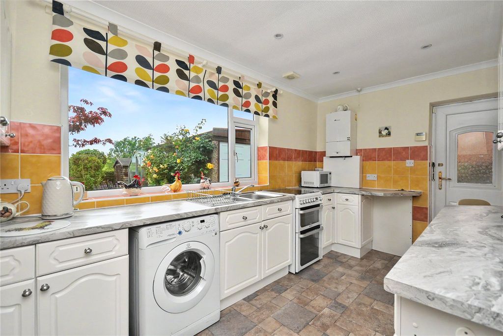 Property photo 3 of 16 Picture No. 14