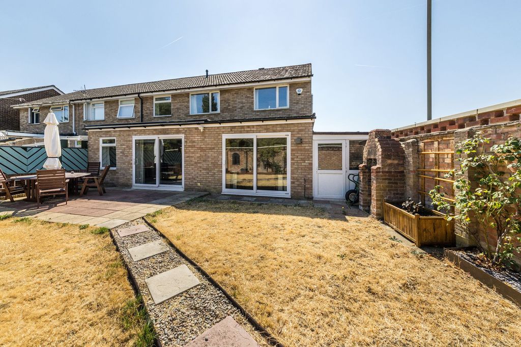 Property photo 2 of 24