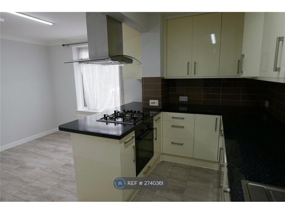 Property photo 3 of 17 Kitchen - Side View