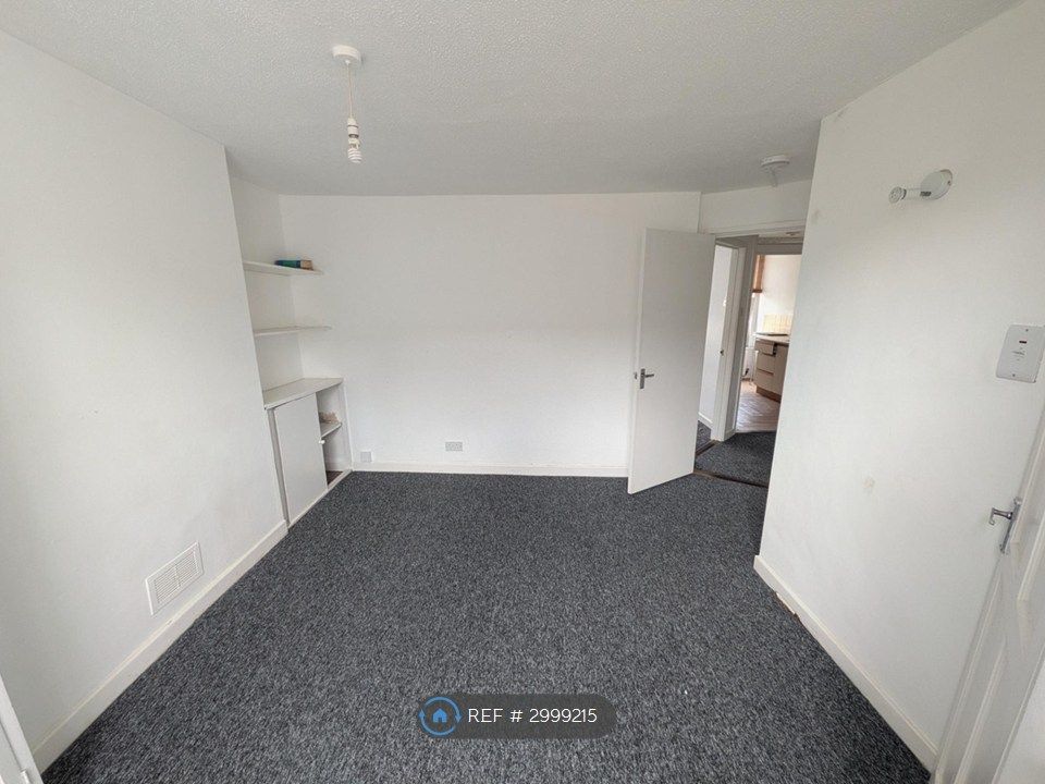 Property photo 2 of 3
