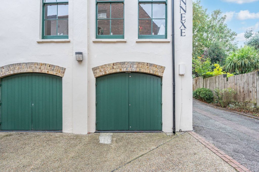 Property photo 3 of 30