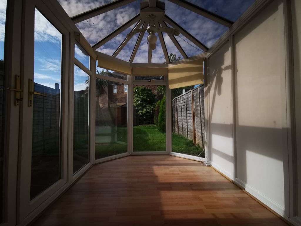 Property photo 2 of 9 Conservatory
