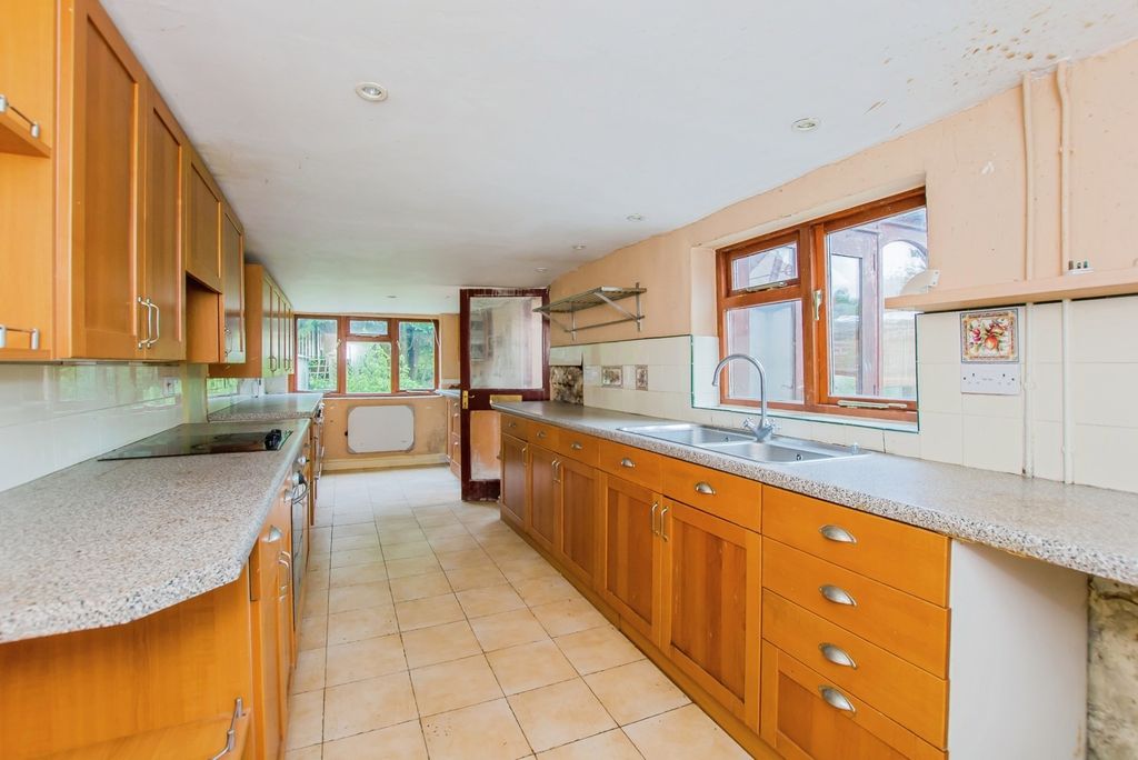 Property photo 2 of 17 Photo