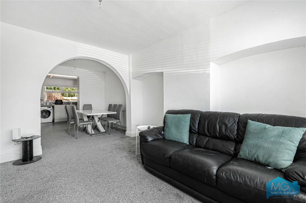 Property photo 2 of 18 Picture No. 25
