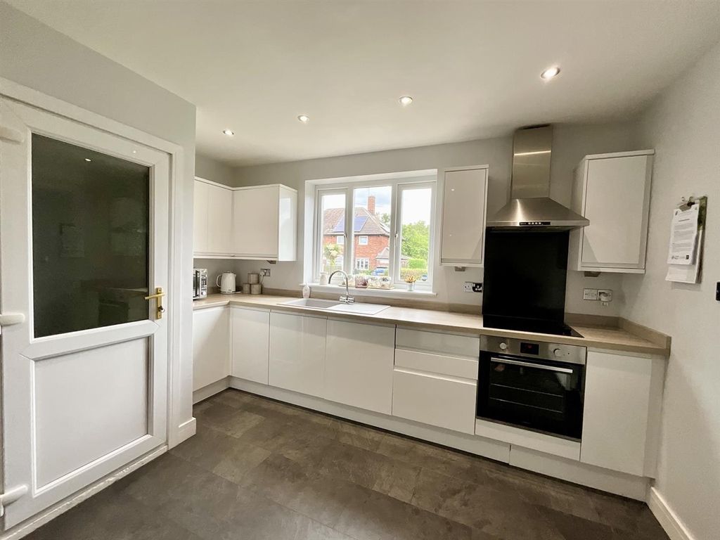 Property photo 3 of 17 5 - Kitchen.Jpg