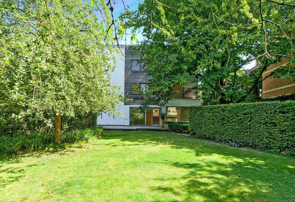 Property photo 2 of 22