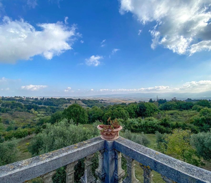 Property photo 3 of 48