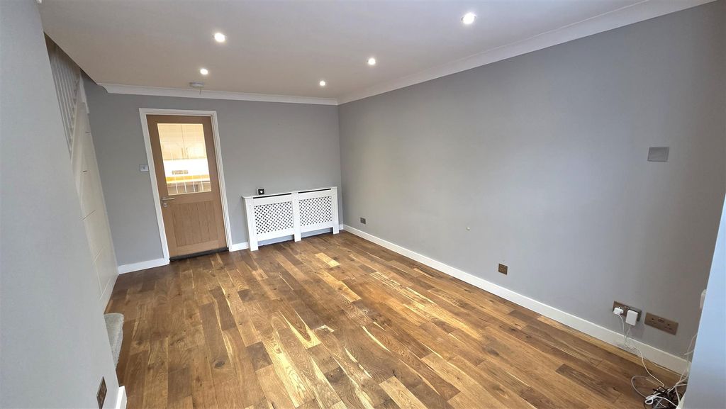 Property photo 3 of 22 Living Room