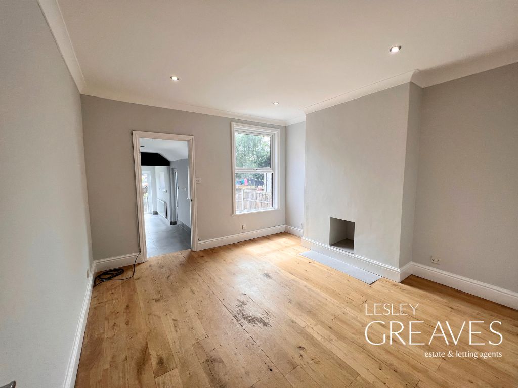 Property photo 3 of 9 Dining Room