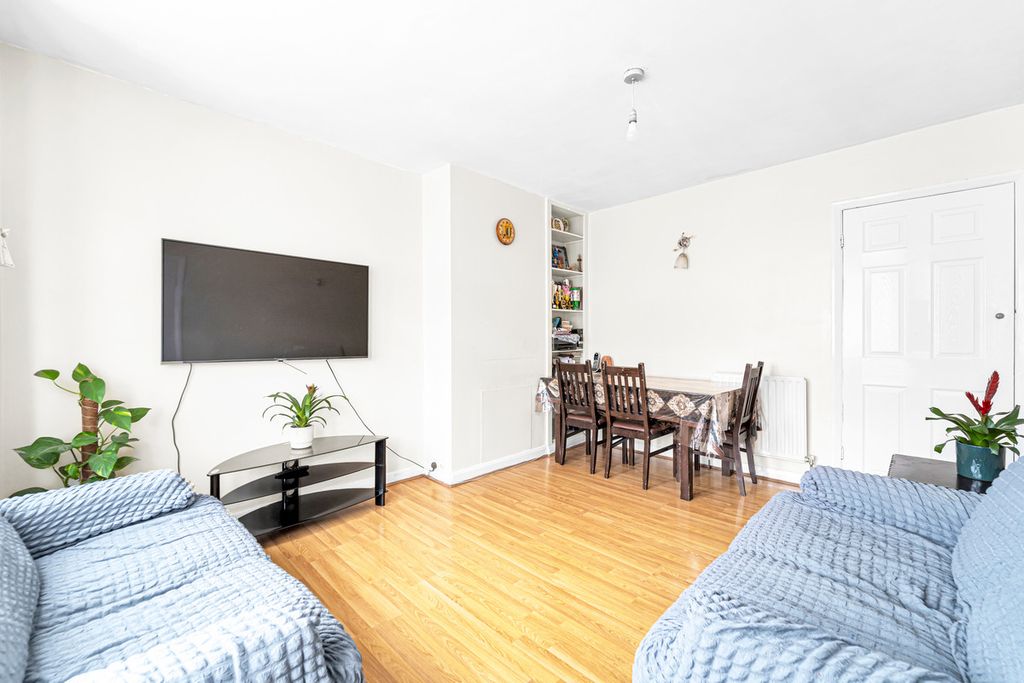 Property photo 3 of 11