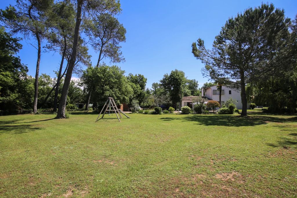 Property photo 3 of 23