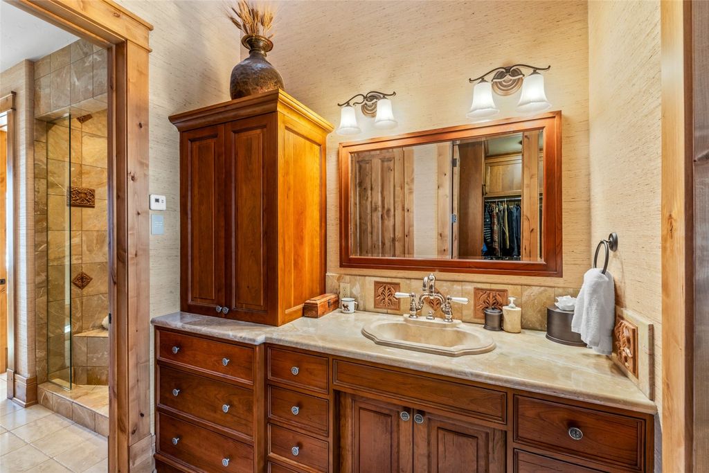 Property photo 1 of 31