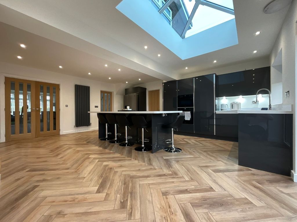 Property photo 3 of 27 4521594