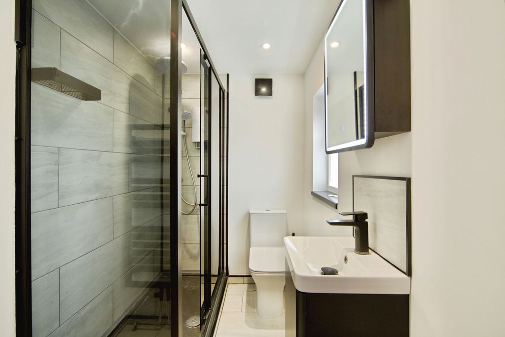 Property photo 2 of 24 Pbox-Img.Jpg