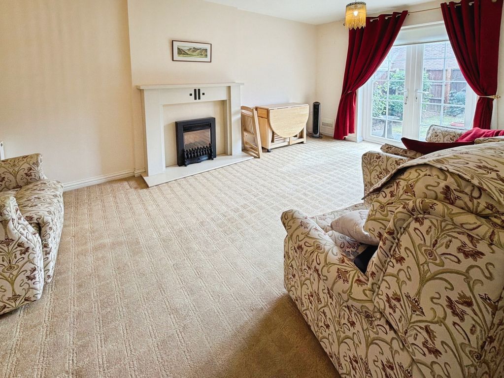 Property photo 2 of 10 Lounge