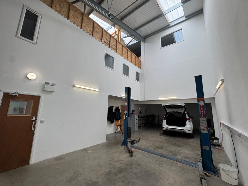 Property photo 3 of 22