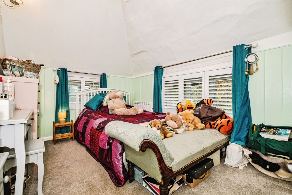 Property photo 3 of 17