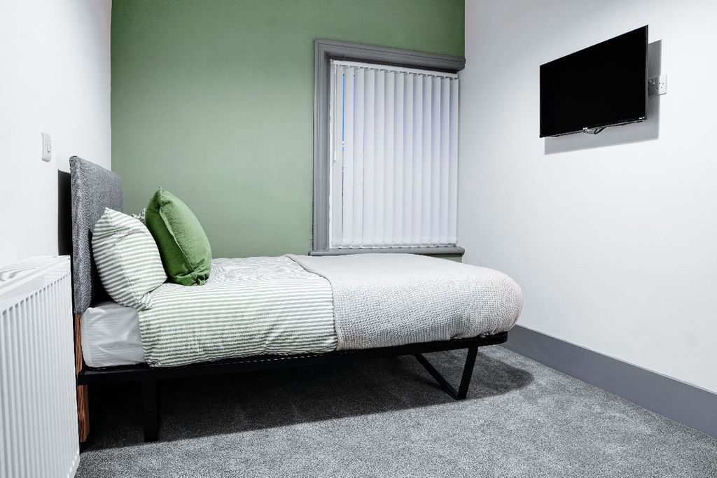 Property photo 1 of 64 Bed 10