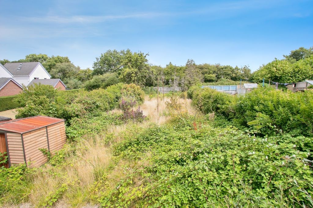 Property photo 2 of 16 Photo