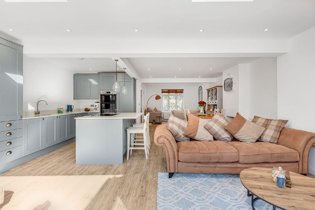 Property photo 2 of 13 Picture 2