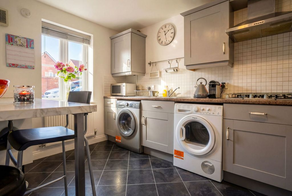 Property photo 2 of 24