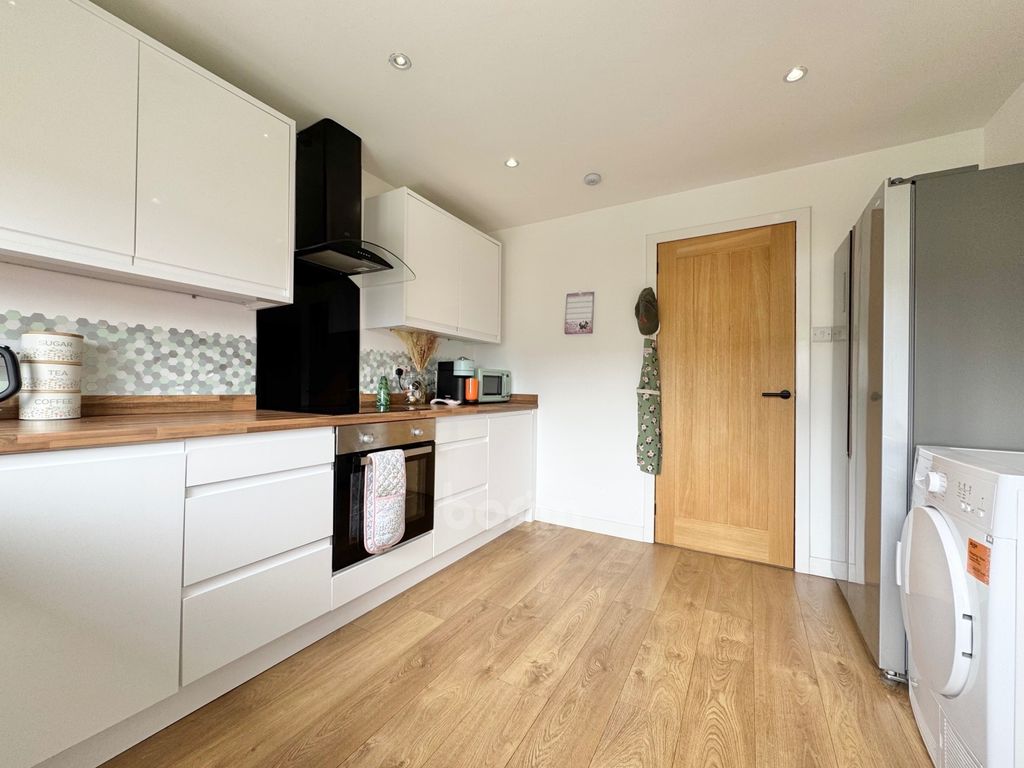 Property photo 2 of 38 Img_2281