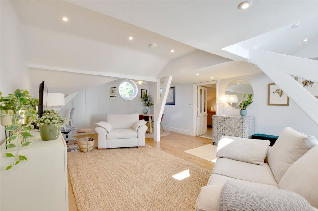 Property photo 3 of 16 Picture No. 07