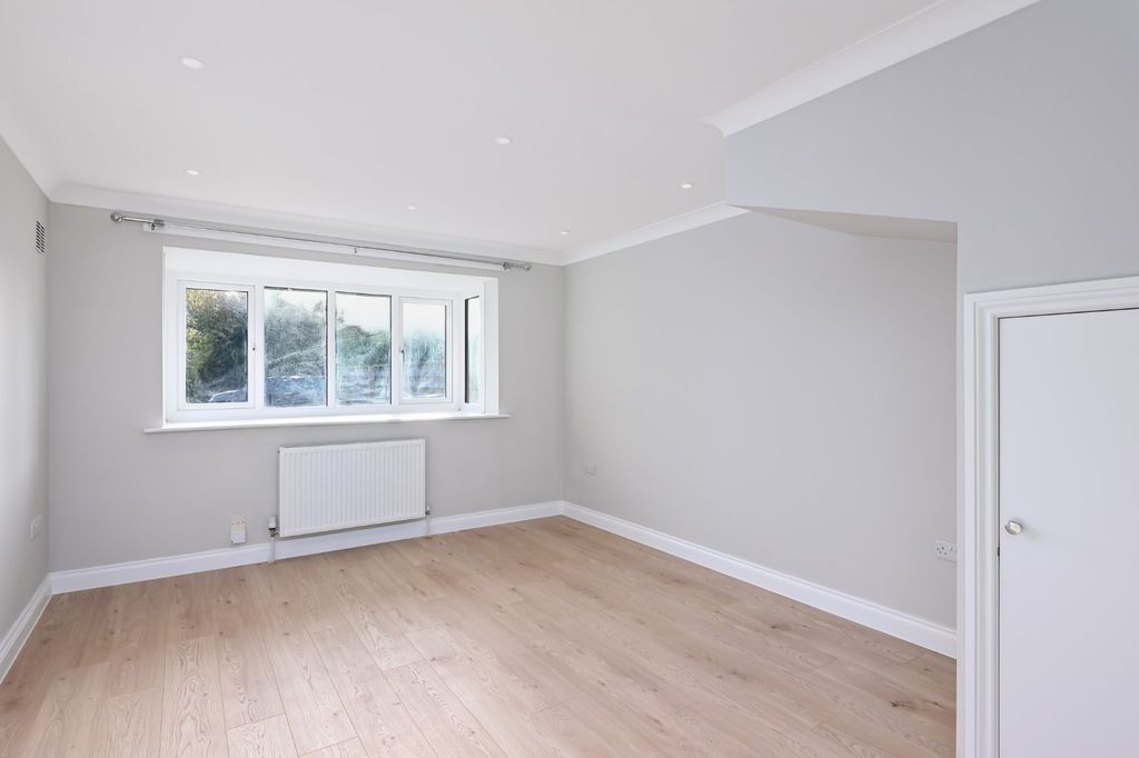 Property photo 3 of 11 Picture 3