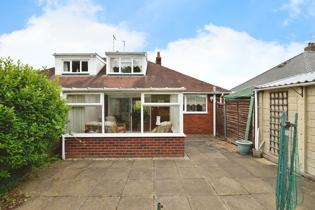 Property photo 2 of 16 Photo