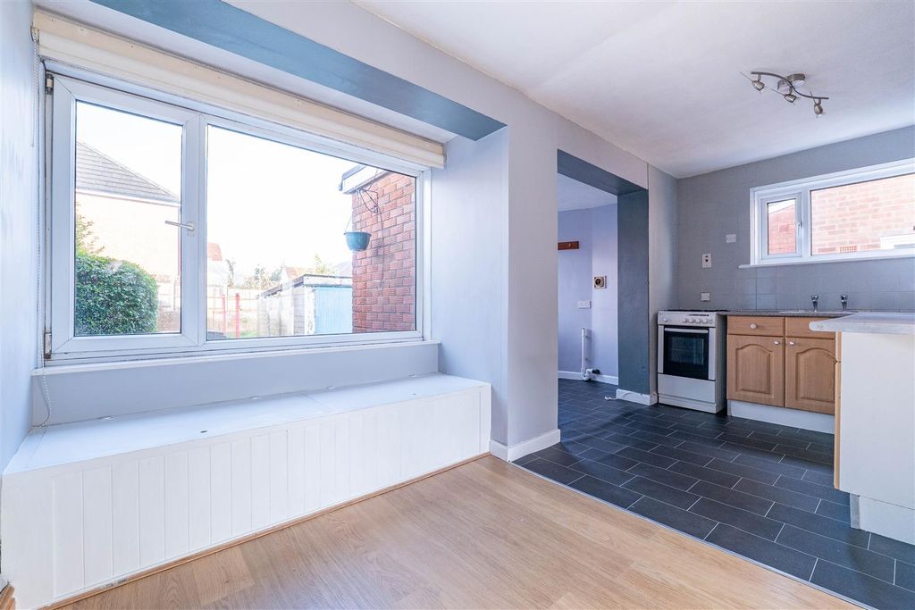 Property photo 3 of 16 Kitchen/Dining Room