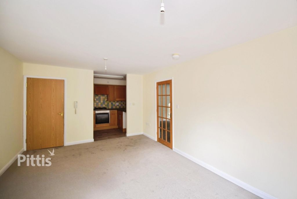 Property photo 3 of 6