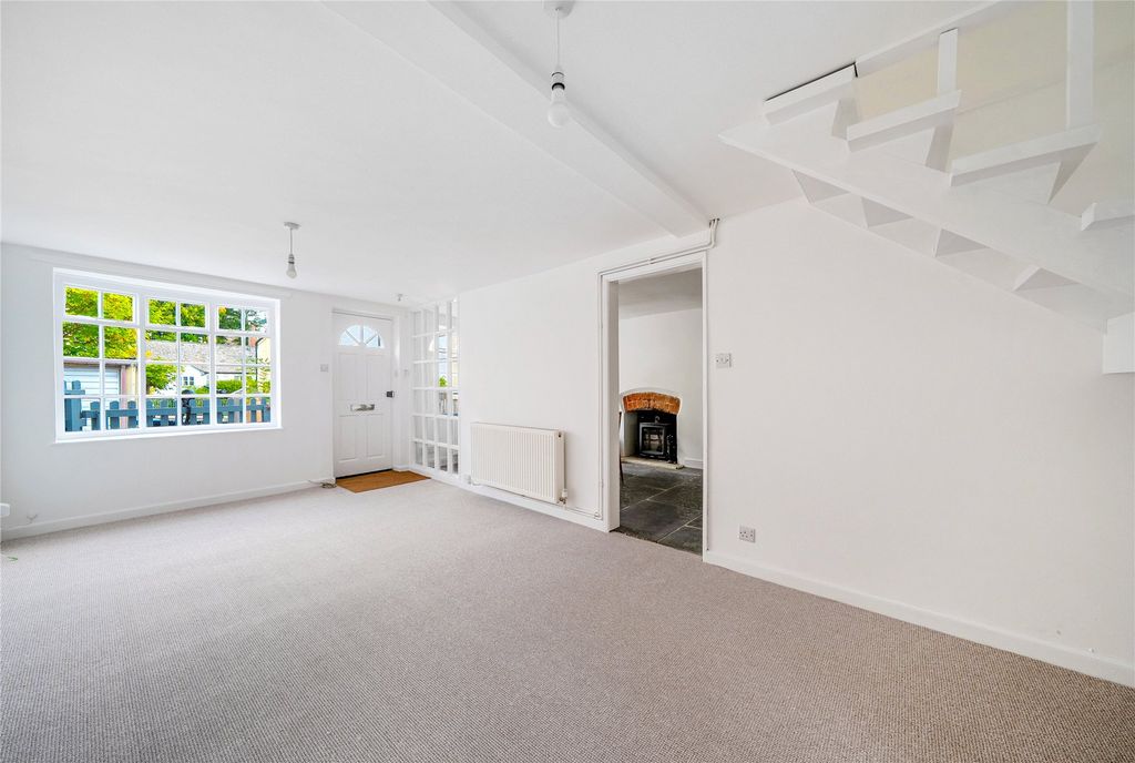 Property photo 2 of 12 Sitting Room