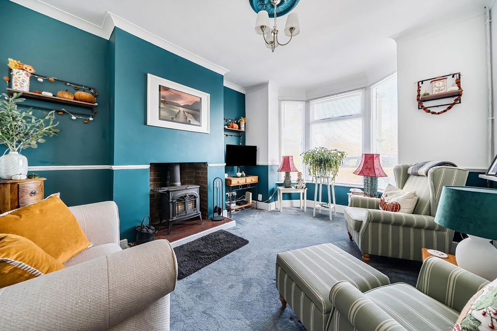 Property photo 2 of 19 1374553-9-6915d527F118d.Jpg