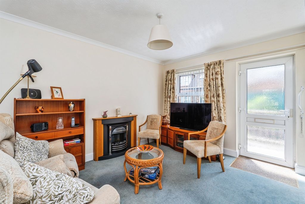 Property photo 3 of 17