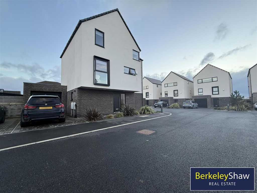 Property photo 2 of 44 User_Edited_Photo-64F4640E_User-Edited-966d12Eb-64