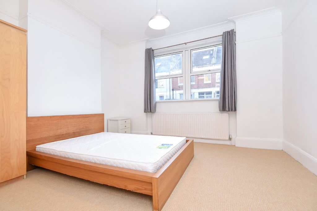 Property photo 3 of 6 Picture No. 02