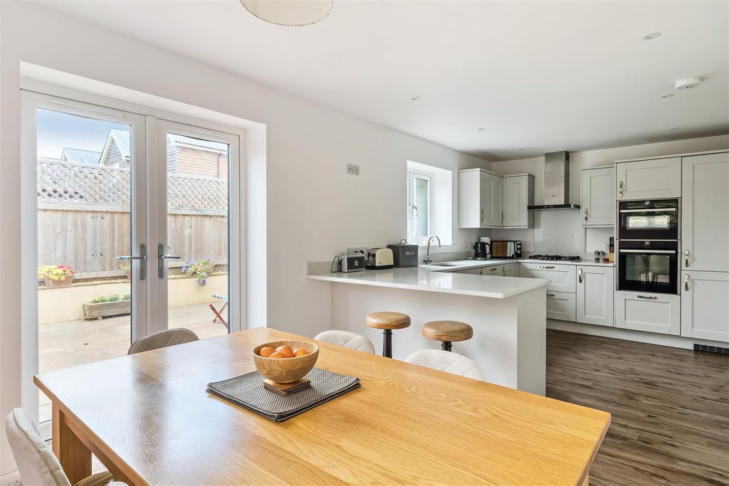 Property photo 3 of 18 Kitchen / Dining Room