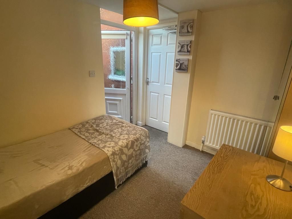 Property photo 1 of 5 Bedroom