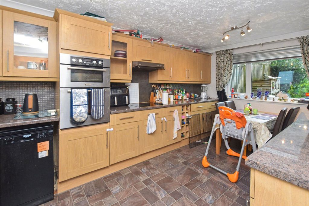 Property photo 2 of 22 Picture No. 14