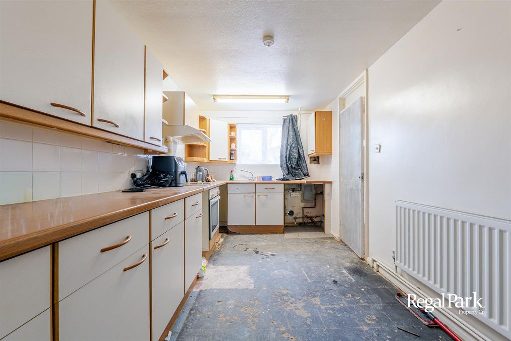 Property photo 3 of 15 Kitchen/Dining Room
