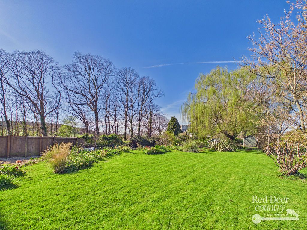 Property photo 2 of 34 Garden