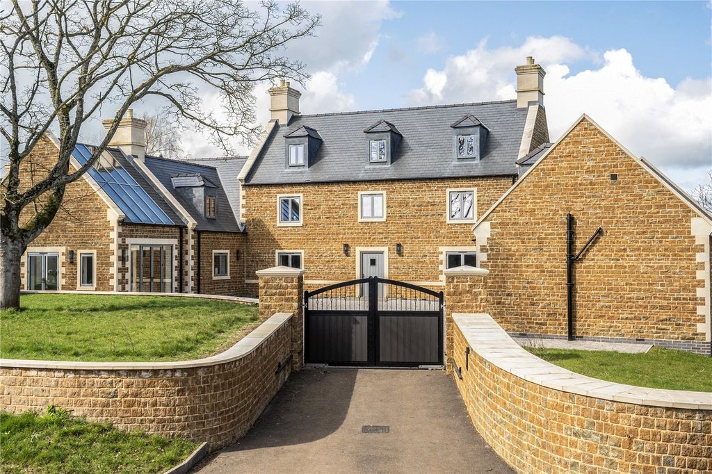 Property photo 2 of 27 4 Church Lane