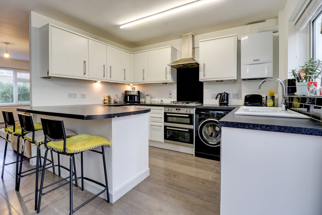 Property photo 2 of 13 Picture No. 19