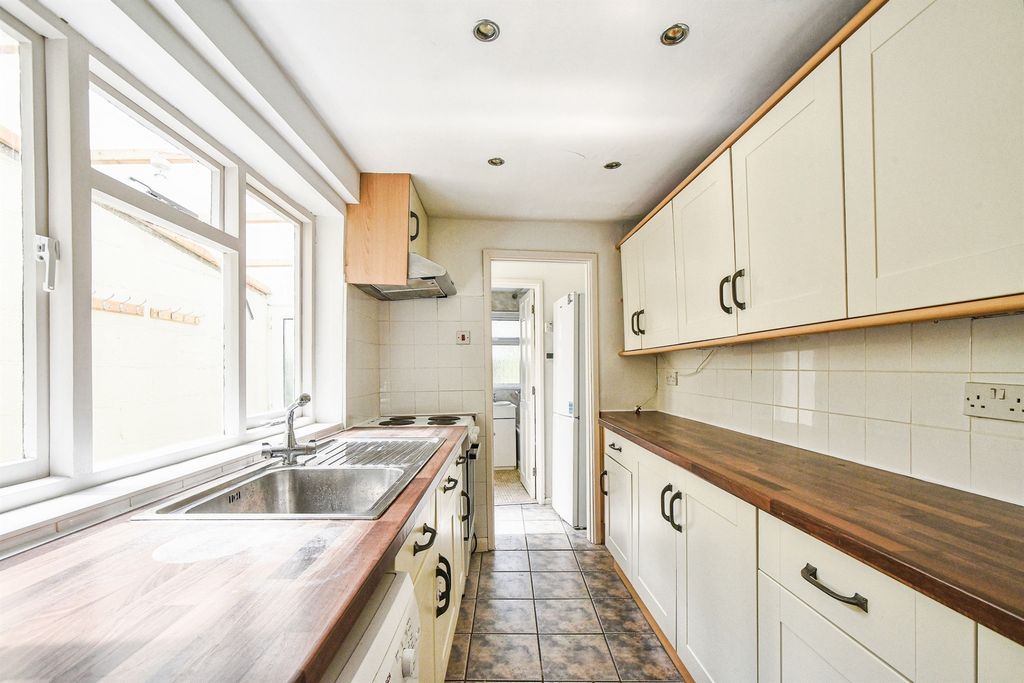 Property photo 2 of 13