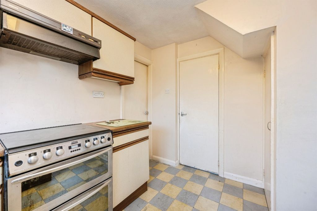 Property photo 3 of 16