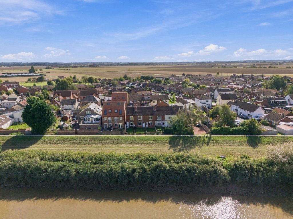 Property photo 1 of 26 5602950